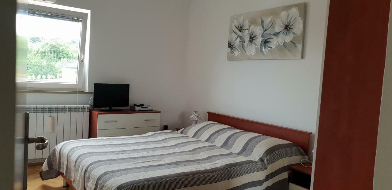 Apartman Ruza 2 Opric ภายนอก รูปภาพ